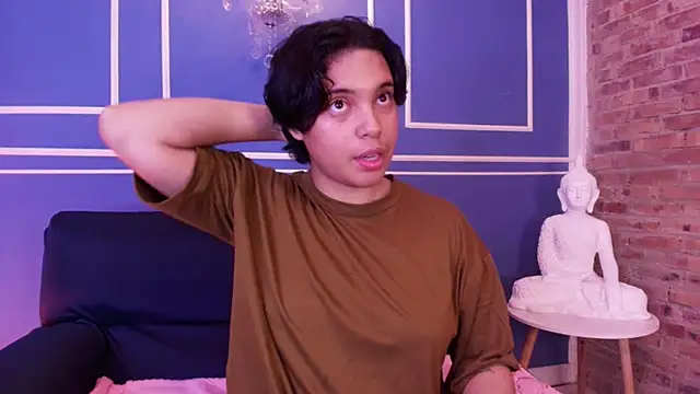 Emmapark  online show from November 13, 2025, 1:04 am