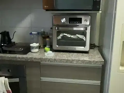 littlelatinhunter online show from December 23, 2025, 11:08 am