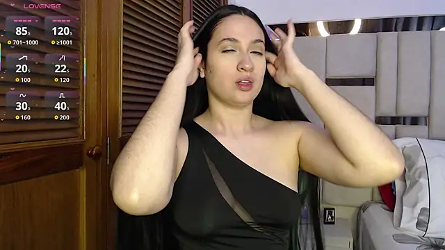 sofiaduque 26 online show from July 5, 2026, 8:05 pm