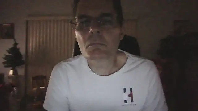 Snapshot of Copfiremen4566 chatting on December 2, 2025, 4:07 am Copfiremen4566 online show from December 2, 2025, 4:07 am