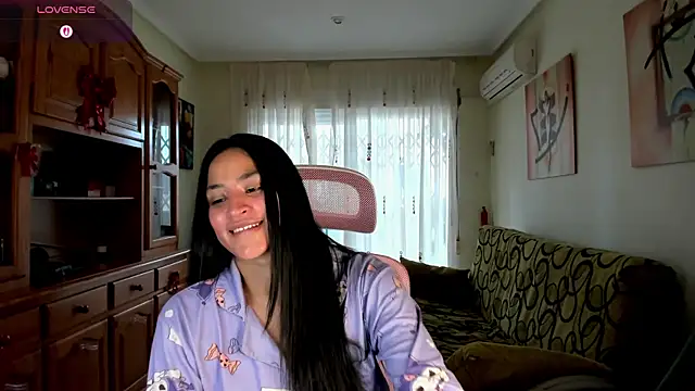 bella apont online show from March 5, 2025, 9:05 am