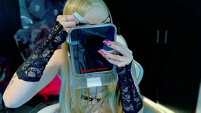 Madison Jackson online show from November 8, 2025, 10:08 pm