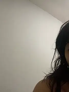 Julinhasz online show from April 16, 2026, 12:00 am