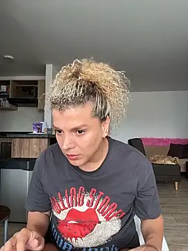 Snapshot of Georgiafox chatting on February 10, 2026, 2:32 pm Georgiafox online show from February 10, 2026, 2:32 pm