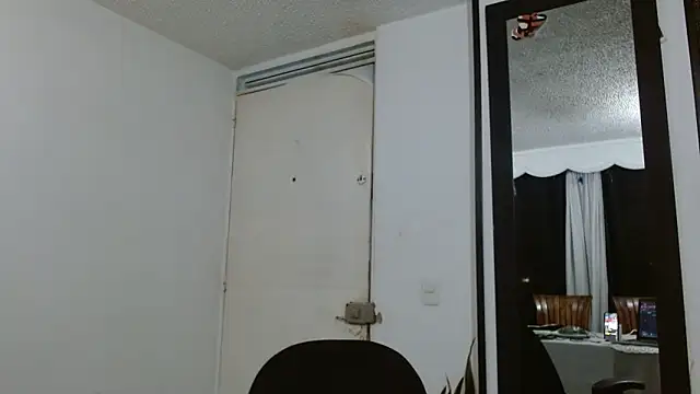 Snapshot of _princess_queen chatting on March 4, 2026, 6:19 am princess queen online show from March 4, 2026, 6:19 am