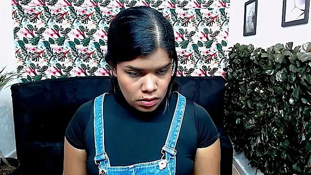 Snapshot of Wendy_Hot_ chatting on January 18, 2025, 4:04 am Wendy Hot online show from January 18, 2025, 4:04 am