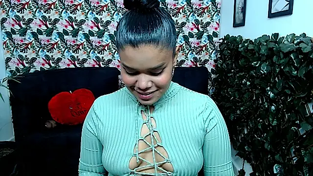 Snapshot of Wendy_Hot_ chatting on February 1, 2025, 2:37 am Wendy Hot online show from February 1, 2025, 2:37 am