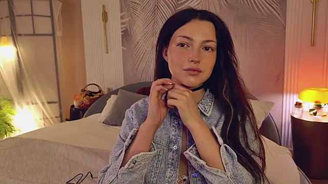 Miley Smile online show from November 19, 2025, 5:18 am