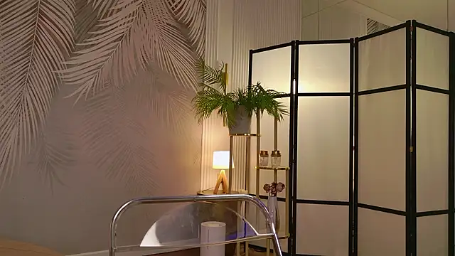 Miley Smile online show from February 21, 2026, 6:47 am