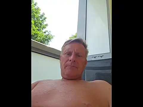 Snapshot of johnnym1 chatting on June 26, 2026, 11:47 am johnnym1 online show from June 26, 2026, 11:47 am