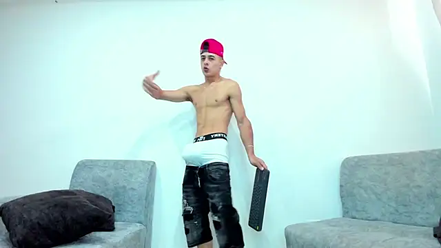 JuniorMorris  online show from March 20, 2025, 9:35 pm