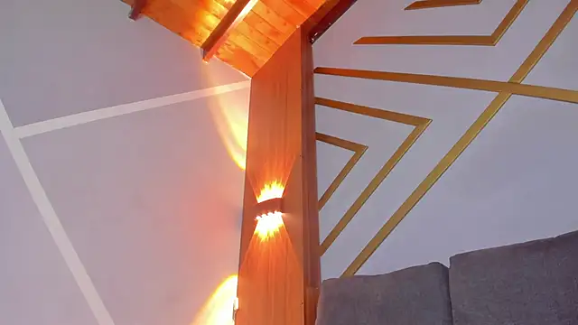 madison little  online show from December 8, 2024, 12:52 pm