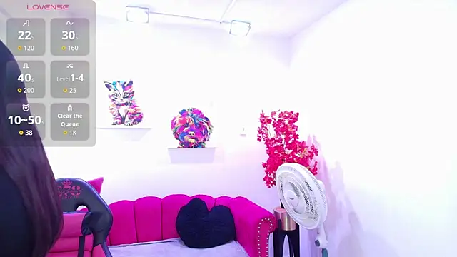 Miss dolly  online show from April 10, 2026, 12:21 pm