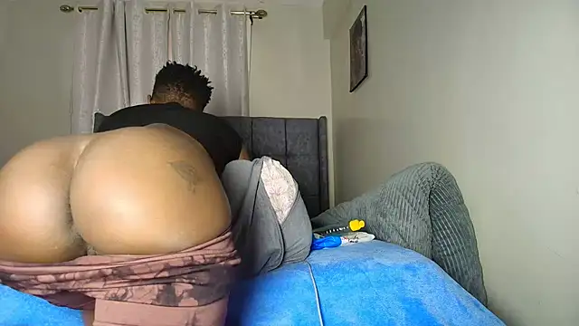 Snapshot of t-NaughtyLicia chatting on December 2, 2025, 3:34 am t-NaughtyLicia online show from December 2, 2025, 3:34 am