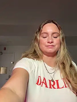 Sophie Raegan online show from March 17, 2026, 3:37 pm