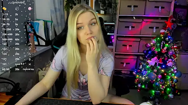 omg lina online show from December 25, 2024, 2:13 pm