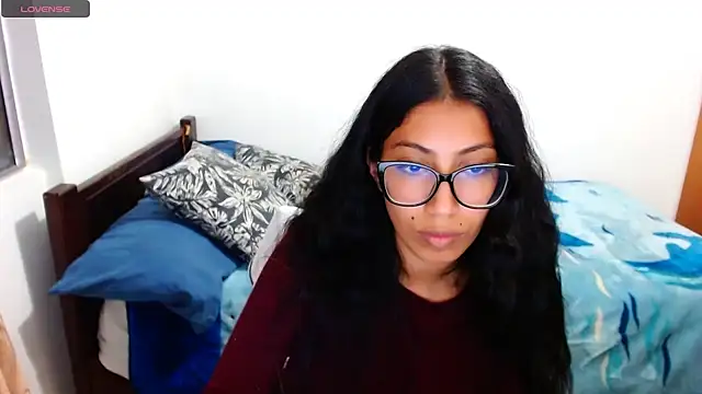 sofia rosse4 online show from September 29, 2025, 1:00 am