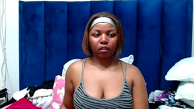Snapshot of HotSmallTits chatting on May 1, 2026, 6:01 pm HotSmallTits online show from May 1, 2026, 6:01 pm
