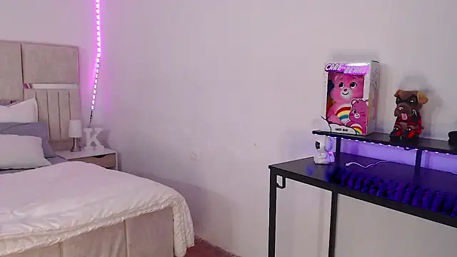 Snapshot of KimGeorgia_ chatting on March 7, 2025, 11:05 pm KimGeorgia online show from March 7, 2025, 11:05 pm