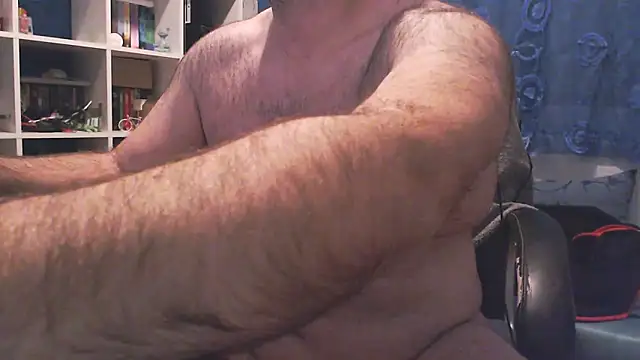 ravingr4d4 online show from March 20, 2025, 9:04 am