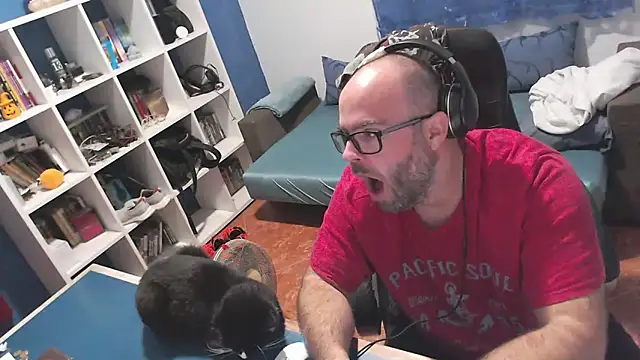 ravingr4d4 online show from October 23, 2025, 10:52 pm