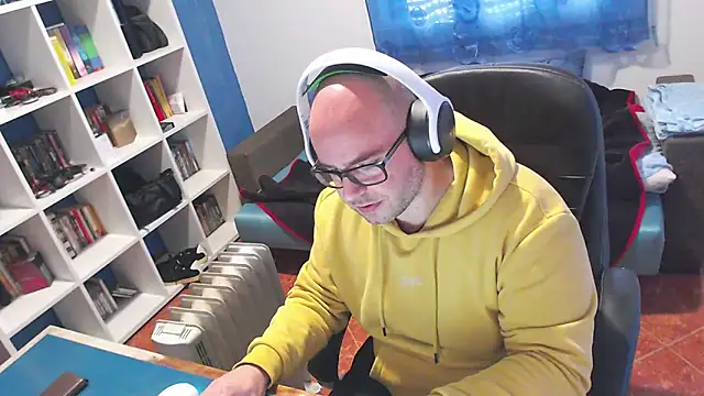 ravingr4d4 online show from December 19, 2025, 10:55 am