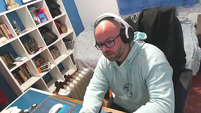 ravingr4d4 online show from March 2, 2026, 11:22 pm