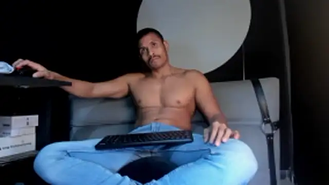 Snapshot of Abra_ham13 chatting on November 13, 2025, 11:47 pm Abra ham13 online show from November 13, 2025, 11:47 pm