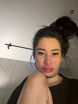 Snapshot of Yunasi chatting on March 9, 2025, 12:53 pm Yunasi online show from March 9, 2025, 12:53 pm