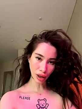 Snapshot of Yunasi chatting on September 19, 2025, 1:01 pm Yunasi online show from September 19, 2025, 1:01 pm