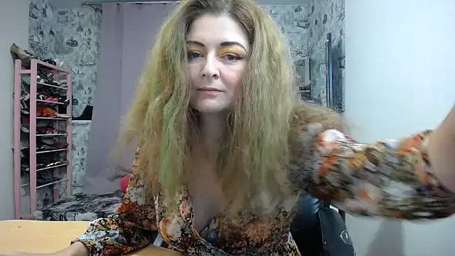 Helen1974 online show from January 11, 2026, 7:30 pm