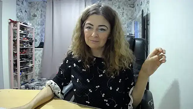 Helen1974 online show from June 6, 2026, 3:11 am