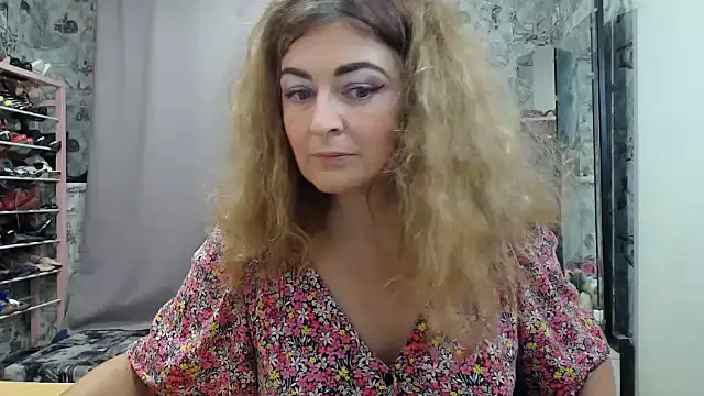 Helen1974 online show from June 25, 2026, 5:28 pm
