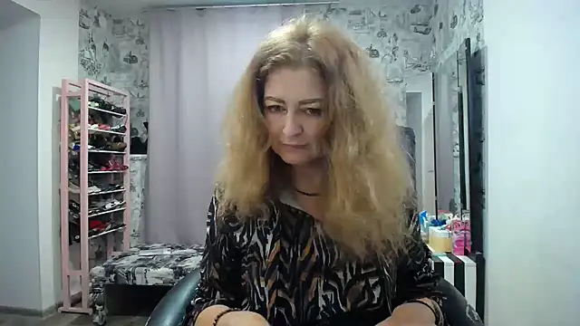Helen1974 online show from July 11, 2026, 7:16 pm