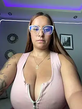 Snapshot of Seized_lust chatting on January 24, 2025, 9:47 pm Seized lust online show from January 24, 2025, 9:47 pm