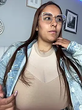 Snapshot of Seized_lust chatting on March 3, 2025, 9:26 pm Seized lust online show from March 3, 2025, 9:26 pm