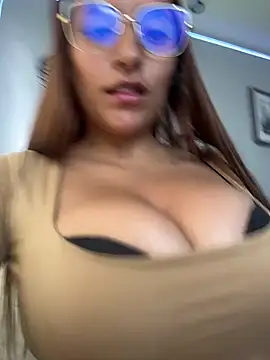 Snapshot of Seized_lust chatting on March 8, 2025, 7:09 pm Seized lust online show from March 8, 2025, 7:09 pm