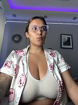 Snapshot of Seized_lust chatting on March 16, 2025, 4:01 pm Seized lust online show from March 16, 2025, 4:01 pm