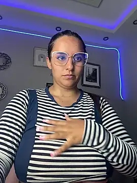 Snapshot of Seized_lust chatting on March 21, 2025, 9:45 pm Seized lust online show from March 21, 2025, 9:45 pm