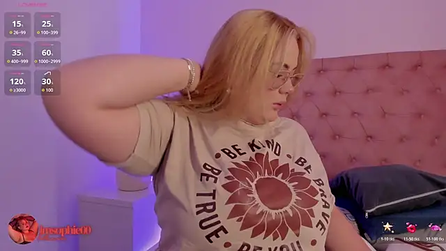 sophiarossee  online show from November 1, 2025, 12:18 pm