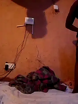 cute naimah online show from November 24, 2025, 3:39 am