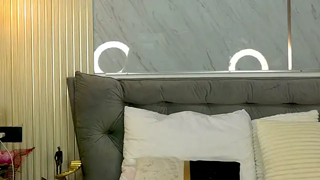 MiaCharm online show from March 30, 2026, 8:21 pm