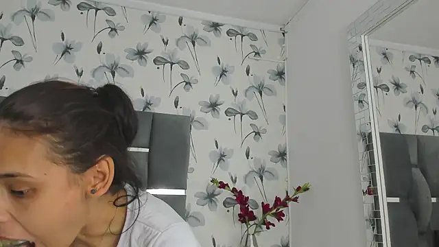 Ehotloveaxxx online show from October 21, 2025, 5:46 pm