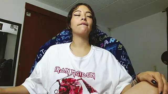 liisaxxx online show from February 8, 2026, 4:49 am