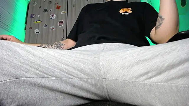 zacwatson  online show from January 14, 2025, 5:40 am