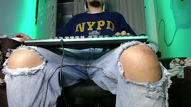 zacwatson  online show from February 11, 2025, 8:26 am