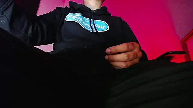 zacwatson  online show from November 4, 2025, 4:33 am