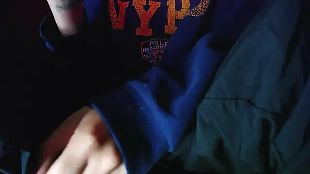 zacwatson  online show from November 29, 2025, 7:55 am