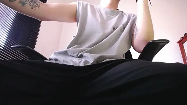 zacwatson  online show from March 3, 2026, 10:04 pm