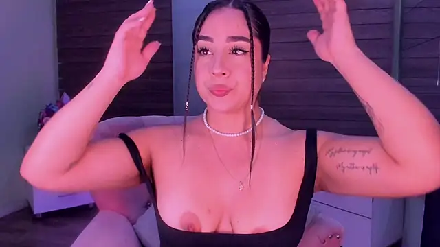 Snapshot of Sussy_Bell01 chatting on December 26, 2024, 8:32 pm Sussy Bell01 online show from December 26, 2024, 8:32 pm